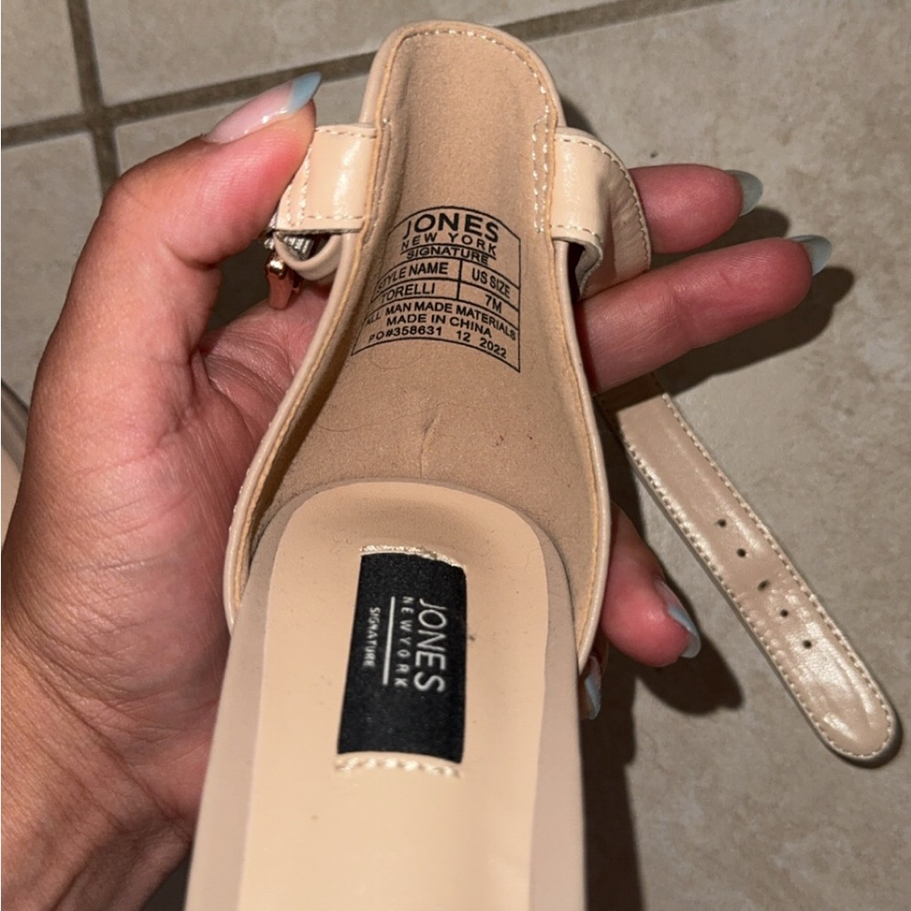 Jones New York Tan Block Heels - Picture 4 of 4